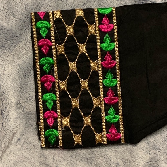 Kurti - Picture 2 of 4